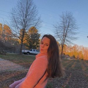 Meet your Posher, Abi